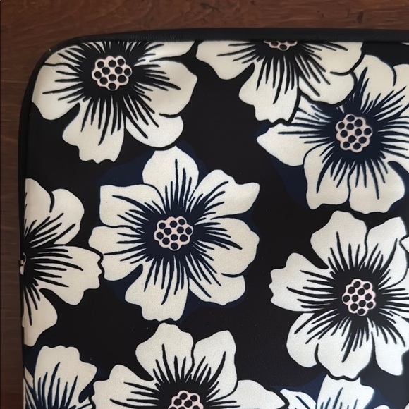 Kate Spade Black and White Floral Laptop Sleeve - Picture 9 of 16